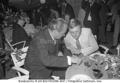 Kanzleramt, Brandt gibt Sommerfest