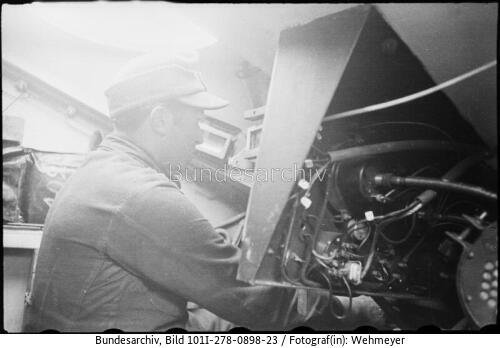 Russland, Panzerhaubitze <span class="match">Hummel</span>