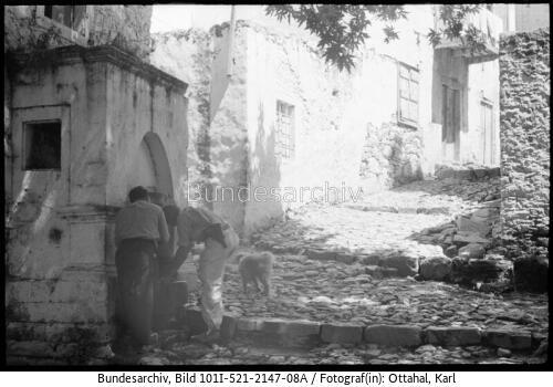 Kreta, Dorf Viannos, Dorfbrunnen