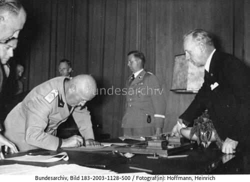 Münchener Abkommen, Unterschrift Benito Mussolini