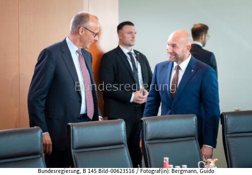 Bundeskanzler Friedrich Merz und StM Ronald Rauhe 2026