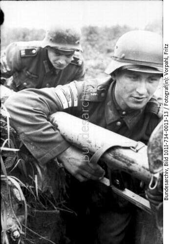 Russland-Nord, Soldaten mit Panzerschreck