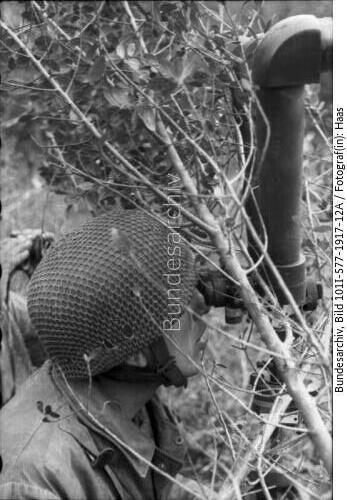 Monte <span class="match">Cassino</span>, Fallschirmjäger am Scherenfernrohr