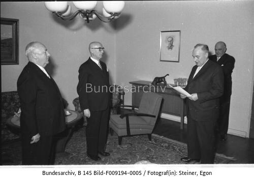 Bonn, Bundesverdienstkreuz-Verleihung, Schwarz