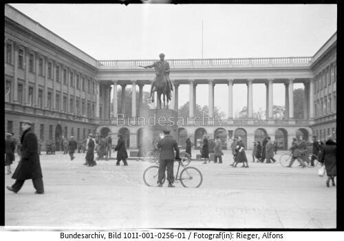 Warschau, Sächsisches Palais, Denkmal