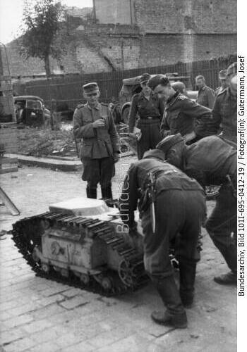 Warschauer Aufstand, Soldaten mit "Goliath"