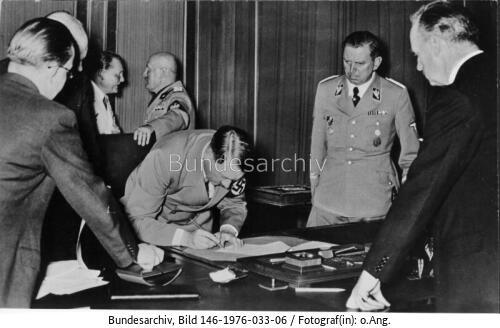 Münchener Abkommen, Unterschrift Adolf Hitler