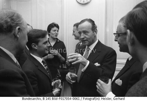 Paris, Einweihung Deutsche Botschaft