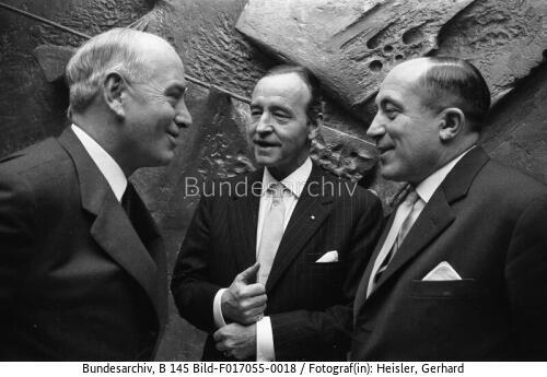 Paris, Einweihung Deutsche Botschaft