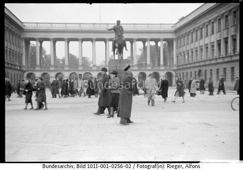 Warschau, Sächsisches Palais, Denkmal