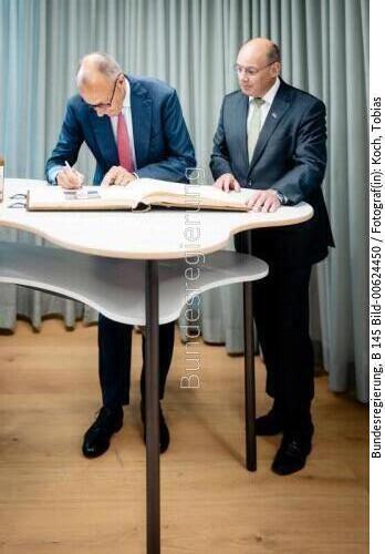 Bundeskanzler Friedrich Merz beim 100-jährigen Jubiläum des Friedrich-Spee-Gymnasiums 2026