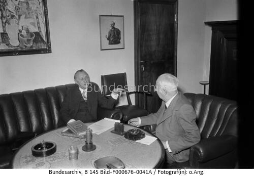 Bonn, Konrad Adenauer und Theodor Heuss