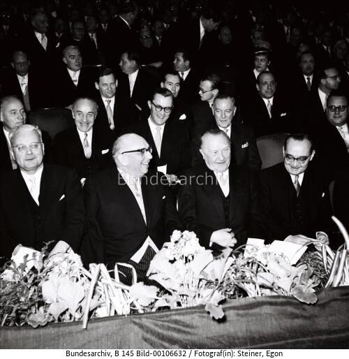 Bundeskanzler Adenauer im Saarland 1957