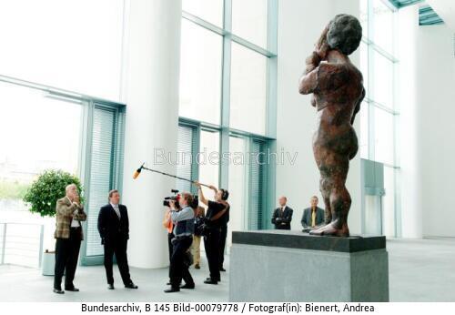 Bundeskanzler Gerhard Schröder: Buch-Präsentation 'Die Kunst im Bundeskanzleramt' 2005