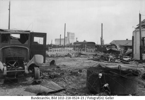 Russland, Stalingrad (?), zerstörte Landschaft