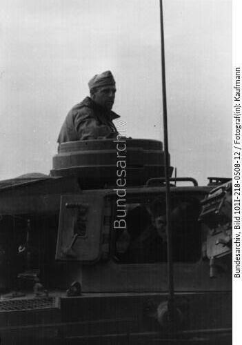 Russland, Panzer mit Besatzung