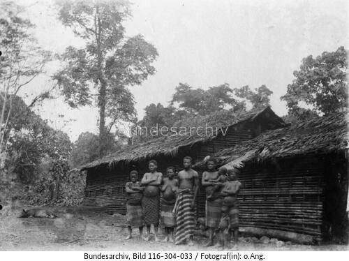 Kamerun, bei Victoria, afrikanische Familie