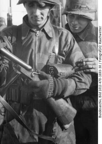 Italien, Montelupo Albese, Razzia