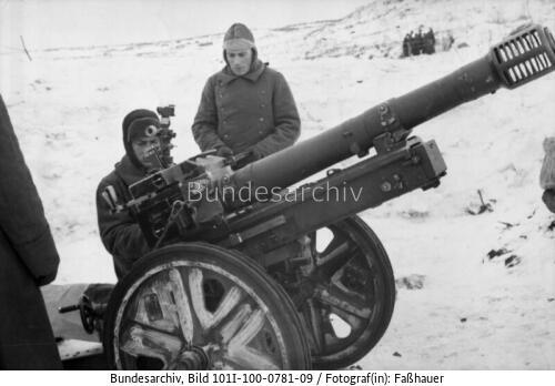 <span class="match">Norwegen, Lappland, Geschütz in Stellung</span>
