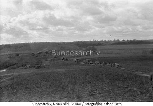 Russland (?), Soldaten auf dem Marsch
