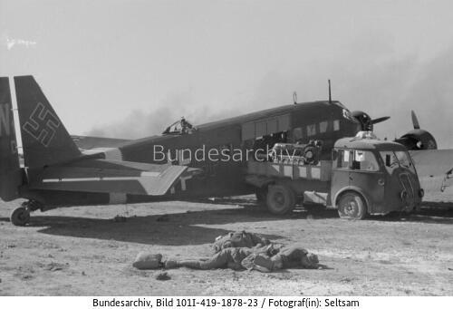 <span class="match">Tunesien, Flugplatz, Angriff, Gefallene</span>
