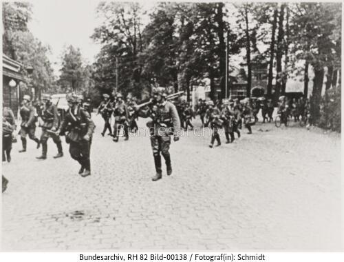 Westfeldzug, Antwerpen, Einmarsch