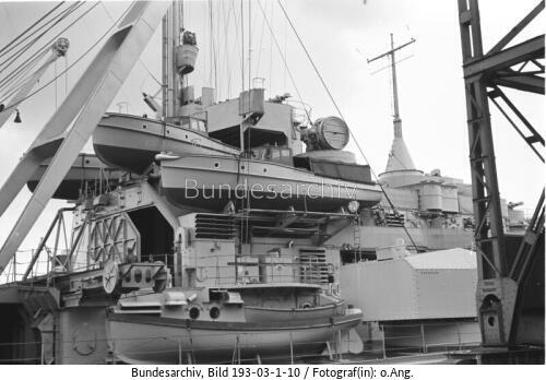 Schlachtschiff Bismarck, Beiboote, Signaldeck