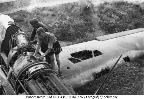 Griechenland (?), zerstörte englische Flugzeuge