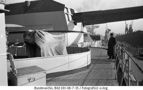 Schlachtschiff Bismarck, Turm Cäsar