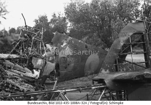 Griechenland (?), zerstörte englische Flugzeuge