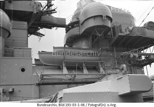 Schlachtschiff Bismarck, Schornstein, Hangar