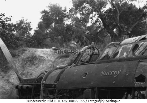 Griechenland (?), zerstörte englische Flugzeuge