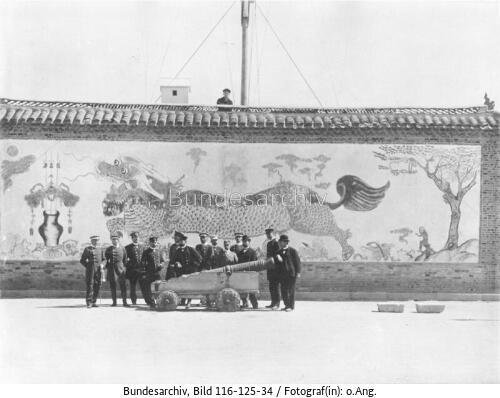 Tsingtau, Heidenmauer, Gruppenbild
