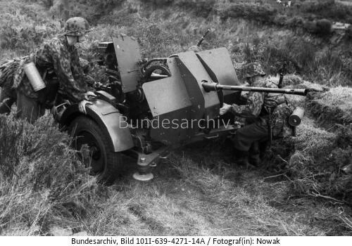 Im Osten, Reg. "Hermann Göring", Flak
