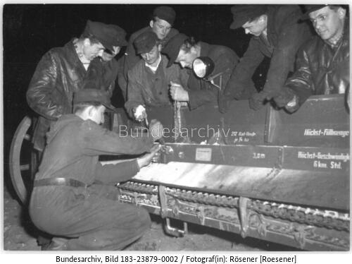 MTS Schönebeck, Düngerstreuen in der Nacht
