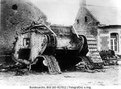 Bei Cambrai, zerstörter britischer Panzer