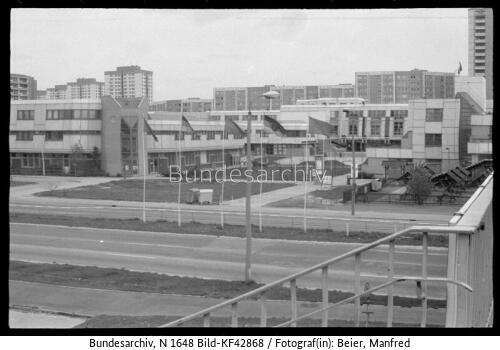 Berlin-Marzahn, Post, Kaufhaus