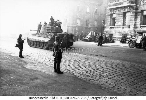 Budapest, Panzer VI (Tiger II, Königstiger)