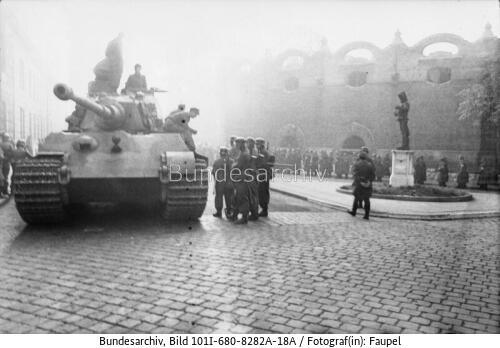 Budapest, Panzer VI (Tiger II, Königstiger)