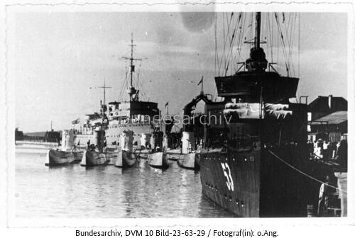 U-Boote im Hafen