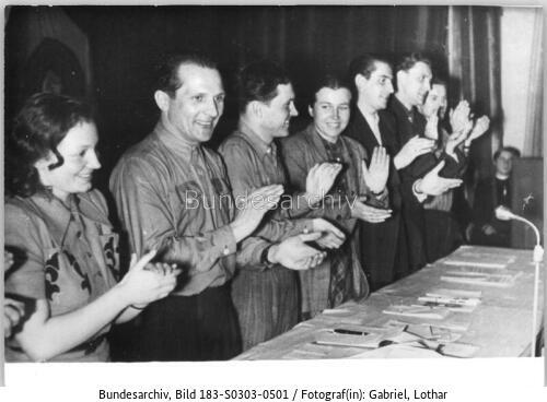 Brandenburg, FDJ-Funktionärskonferenz, Honecker und Teilnehmer