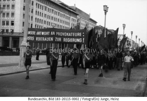 Berlin, Demonstration Stalinallee