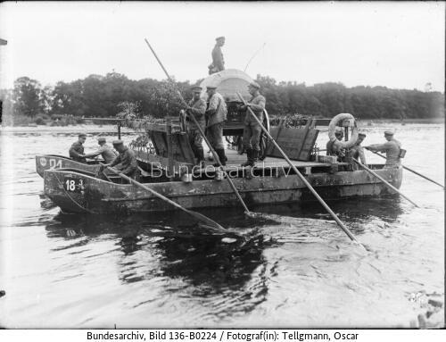 Elbe, Pionier-Übung, Ponton-Fähre