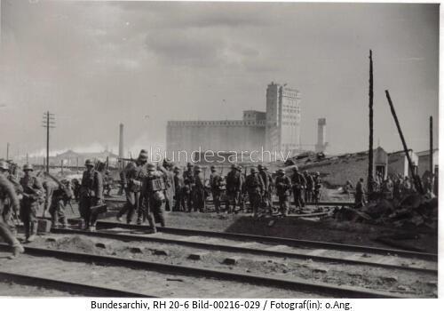 Russland, Kampf um <span class="match">Stalingrad</span>, Infanterie vor Getreidesilo