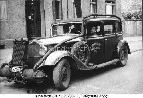 Berlin, Pkw mit Holzgasantrieb