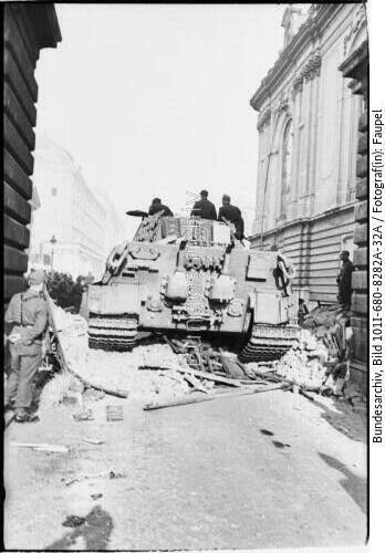 Budapest, Panzer VI (Tiger II, Königstiger)