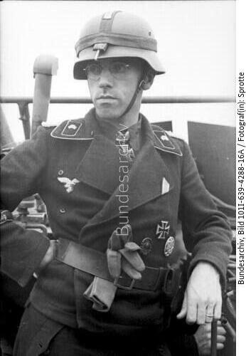 Im Osten, Reg. "Hermann Göring", Leutnant