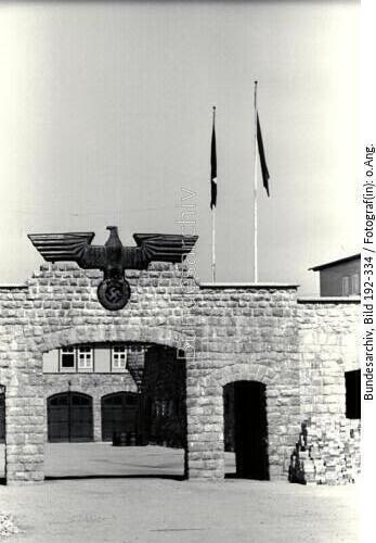 KZ Mauthausen, Garagenhofeinfahrt