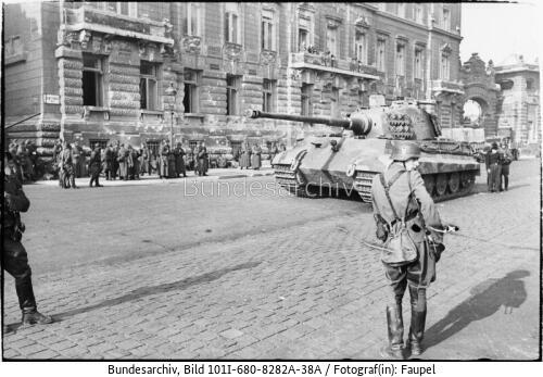 Budapest, Panzer VI (Tiger II, Königstiger)