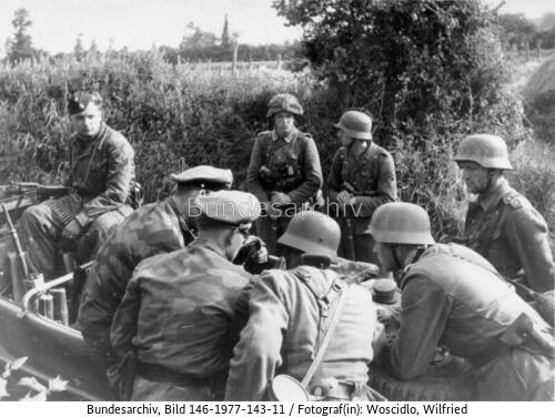 Frankreich, Lagebesprechung von Waffen-SS-Soldaten